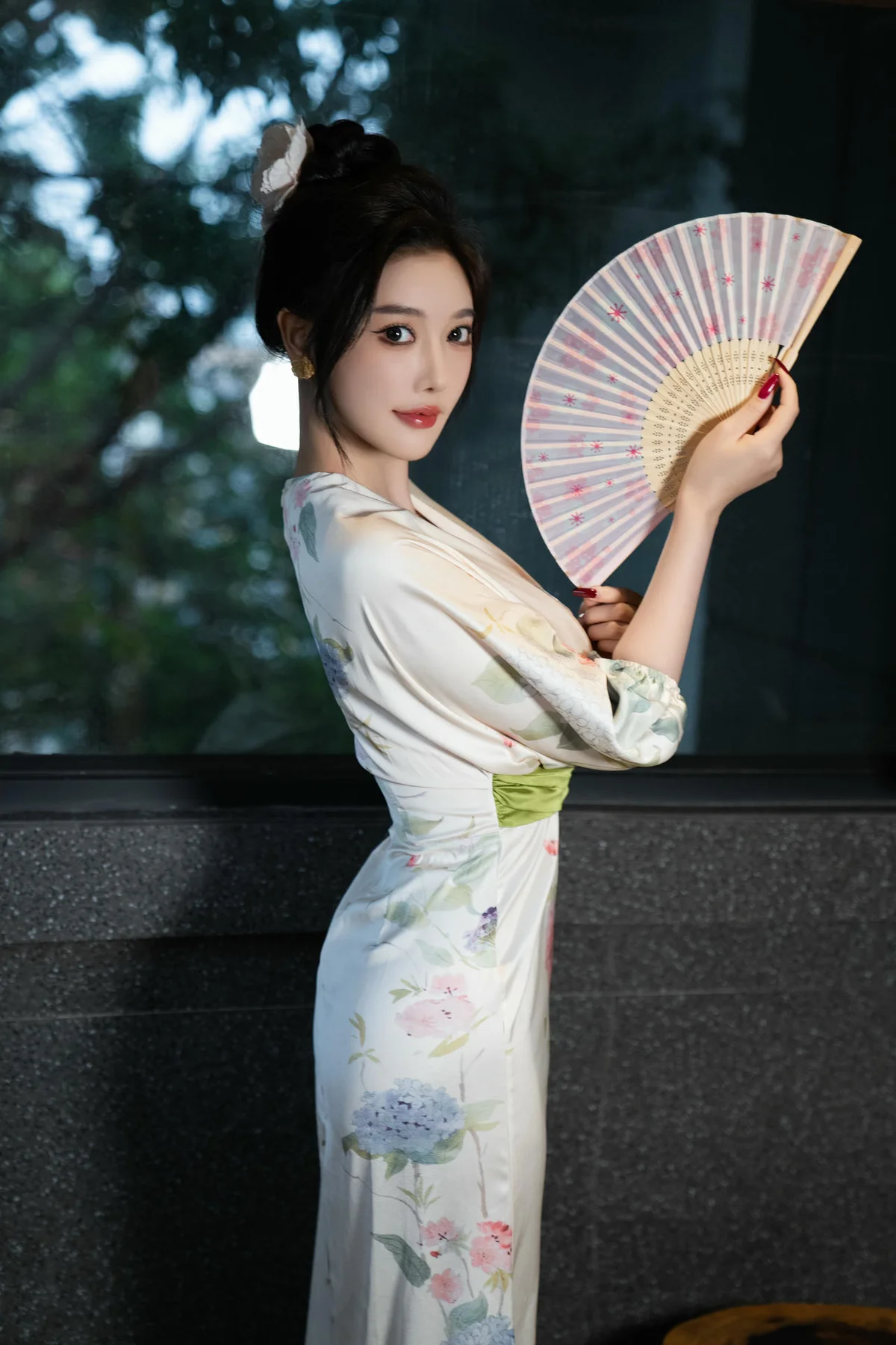 n149_015_m8v_4160_6240.webp