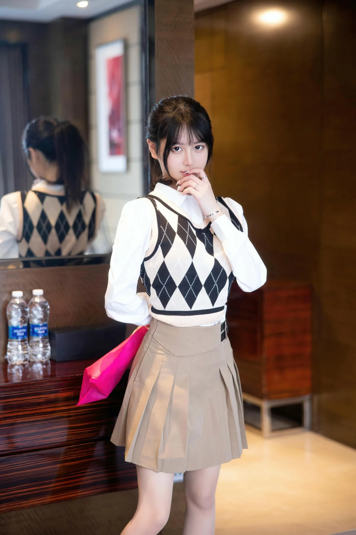 n168_008_h71_3648_5472.webp