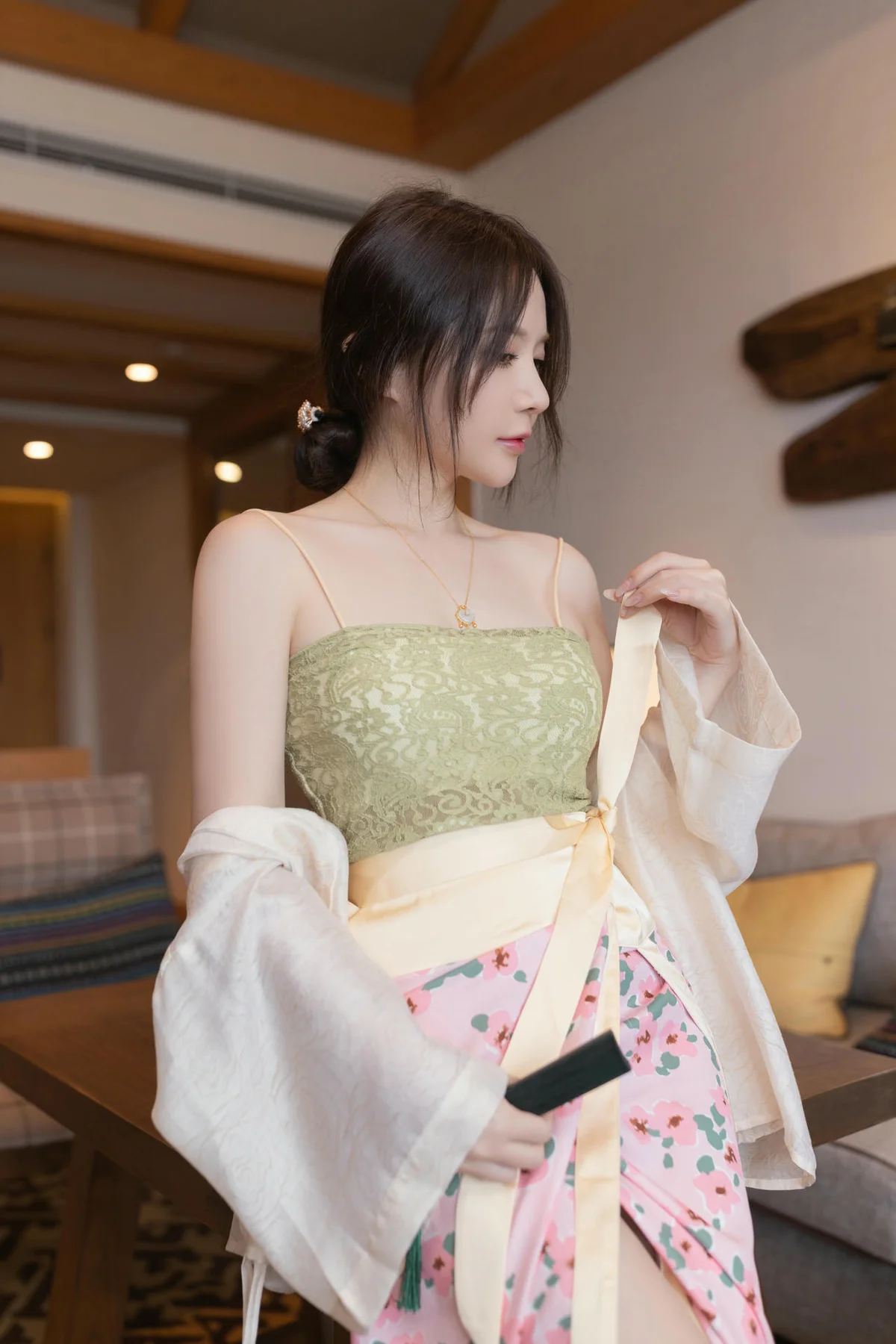 n173_037_8sc_4480_6720.webp